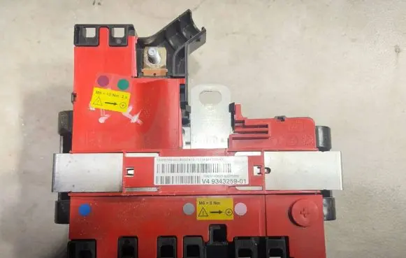 BMW X4 F26 12 V Socket (rear) 9343259