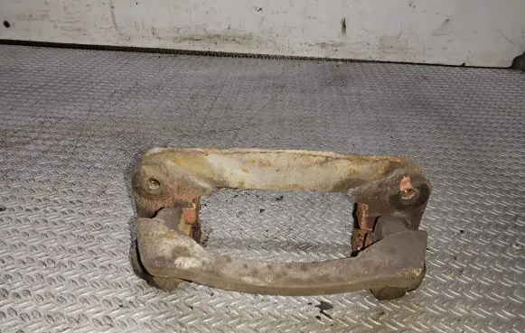 Subaru Forester SH Brake caliper pad carrier rear 