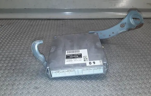 Toyota RAV 4 (XA20) Engine control unit/module 8966142B50 17580042b50