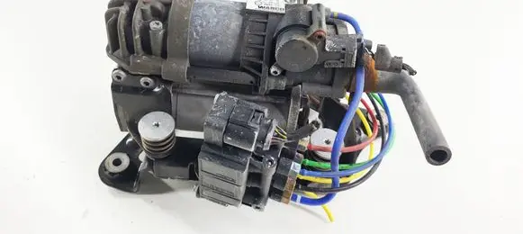 BMW 7 G11 G12 Air suspension compressor/pump 686188277 6861882