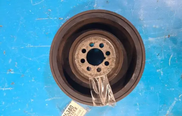 Volkswagen PASSAT B5.5 Crankshaft pulley 059105251M