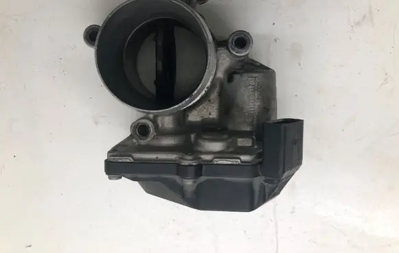 Volkswagen Tiguan Throttle valve A2C83076000