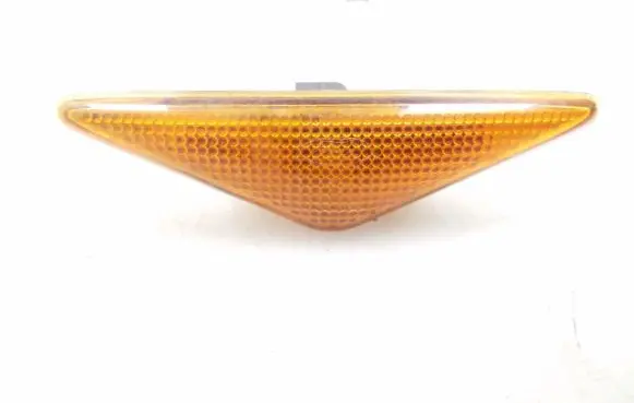 Ford Mondeo Mk III Front fender indicator light 1S7113K309AC