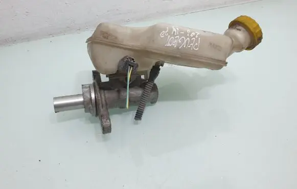Peugeot 208 Master brake cylinder 0204054032