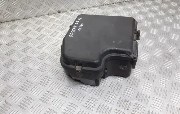 Volkswagen PASSAT B5.5 Intake resonator 