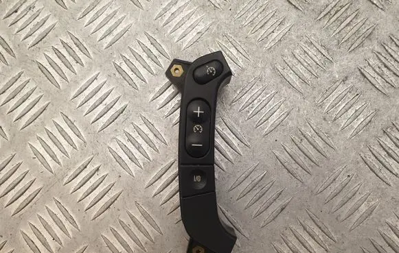 BMW 3 E46 Steering wheel buttons/switches 61316904473