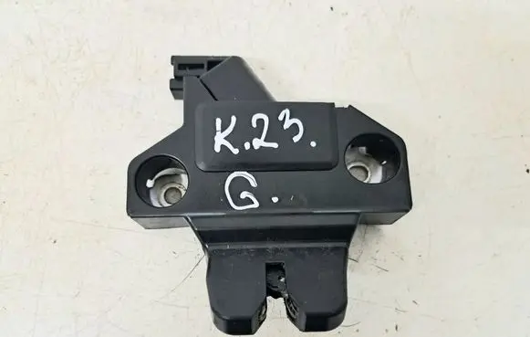 Toyota Avensis T270 Tailgate/trunk/boot lock/catch/latch