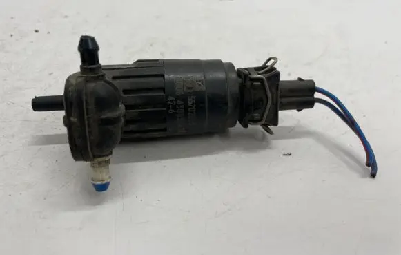 Opel Zafira B Windscreen/windshield washer pump 55702893