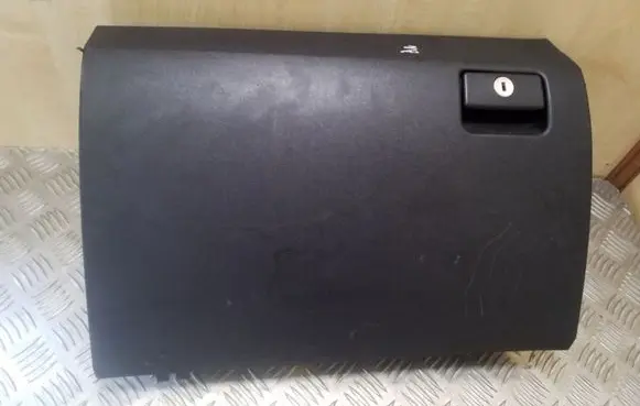 Toyota Avensis T270 Glove box lid/cover 5555005100