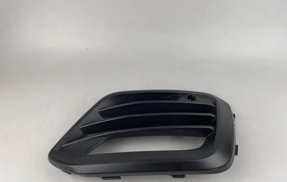 Seat Ateca Front bumper lower grill 575853666R