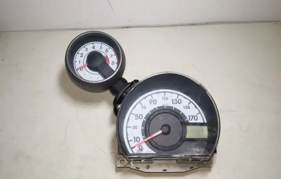 Toyota Aygo AB10 Speedometer (instrument cluster) 838000H053A 838000H053