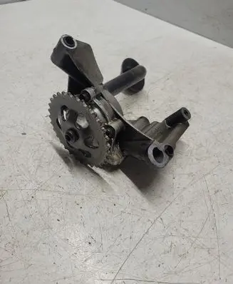 Volkswagen Golf IV Oil pump 