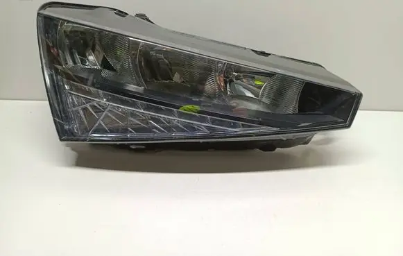 Skoda Scala Headlight/headlamp 657941016
