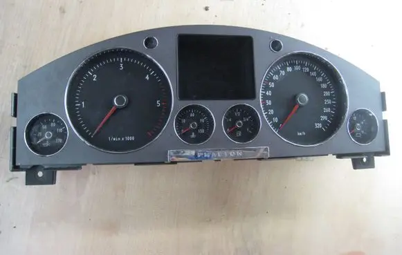 Volkswagen Phaeton Speedometer (instrument cluster) 3D0920881A 0263619103