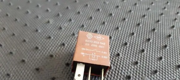 Opel Movano B Other relay 8200263342 29200041