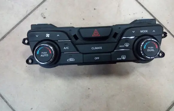 KIA Optima Climate control unit 972502TAE1
