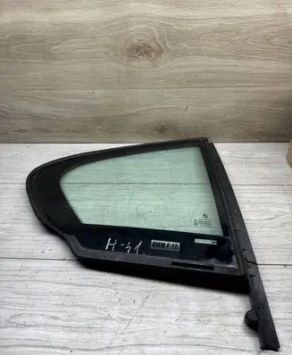 BMW 5 F10 F11 Rear vent window glass 7182026 604219