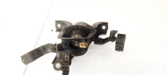 Toyota Auris 150 Engine mount bracket