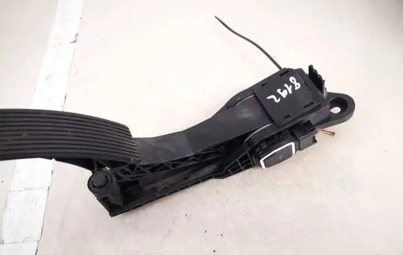 Mercedes-Benz ML W164 Accelerator throttle pedal a1643000004