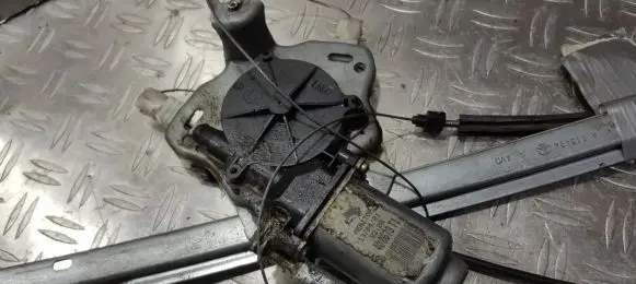 Citroen Xsara Front door window regulator motor 400676t1