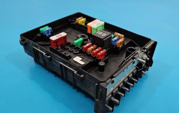 Volkswagen Caddy Fuse box set 1K0937629A IMPRK1586496