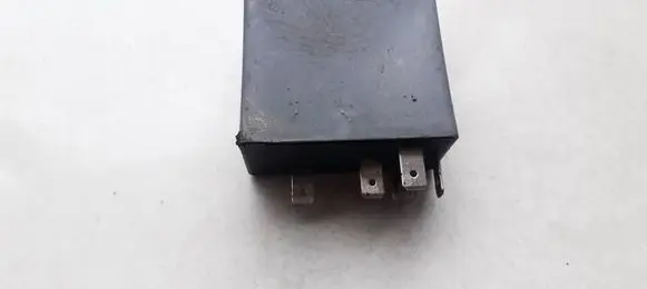 Volkswagen PASSAT B3 Other relay 0798