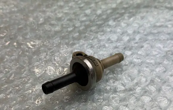 BMW 5 E39 Fuel return line/hose 