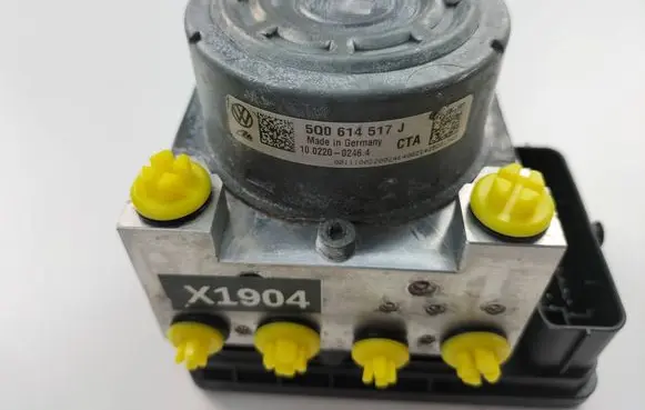 Skoda Octavia Mk3 (5E) ABS Pump 5Q0614517J 10022002464