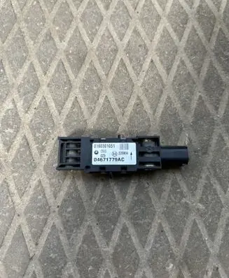 Chrysler Voyager Airbag deployment crash/impact sensor 04671779AC 0160301051
