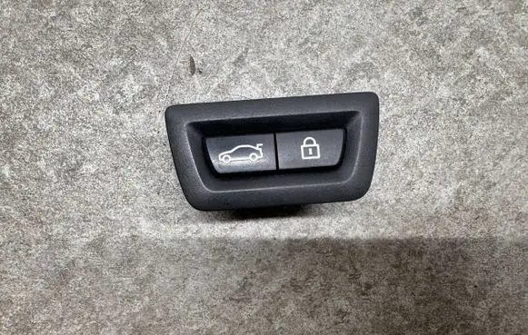 BMW X5 F15 Tailgate/boot open switch button 9275121