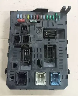 Peugeot 307 Comfort/convenience module 9661940180
