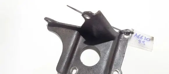Volvo S80 Engine mounting bracket 09163917