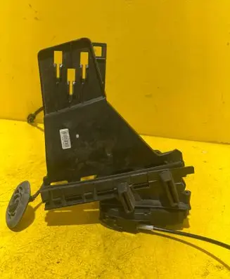 Ford Fiesta Rear door lock 8A6AA26413