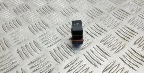 Tailgate opening switch