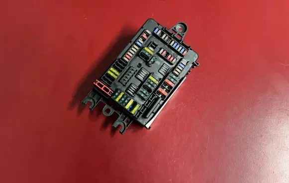 BMW X5 F15 Fuse module 9316569 61149316569