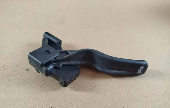 Opel Astra G Engine bonnet (hood) release handle 