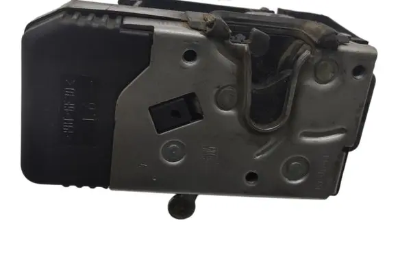 Opel Vivaro Front door lock 8200020187