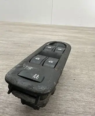 Renault Megane II Electric window control switch 156018070