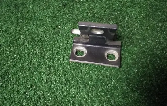 Volvo V70 Front door upper hinge