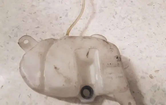 Mitsubishi Pajero Sport I Windshield washer fluid reservoir/tank 860141145