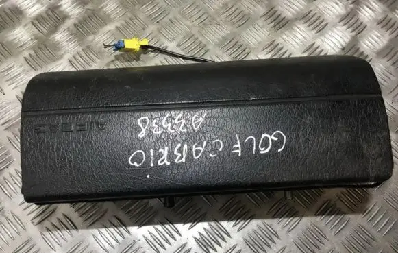 Volkswagen Golf III Passenger airbag 1h1880202