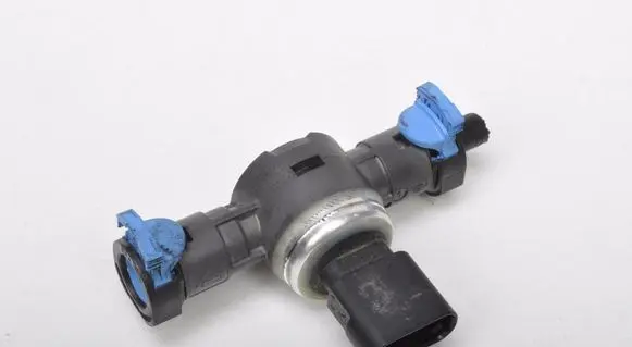 Volvo XC60 Fuel pressure sensor 31669211