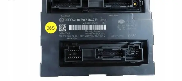 Audi A8 S8 D4 4H Comfort/convenience module 4H0907064B