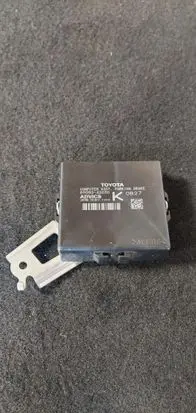 Toyota RAV 4 (XA50) Hand brake control module 8905042030 15181111410