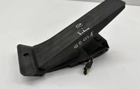 BMW 5 F10 F11 Accelerator throttle pedal 6860784