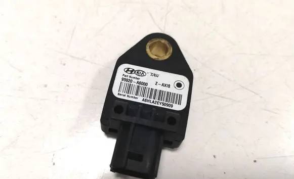 Hyundai i30 Airbag deployment crash/impact sensor 95920A6000 A6HLA2EY50909