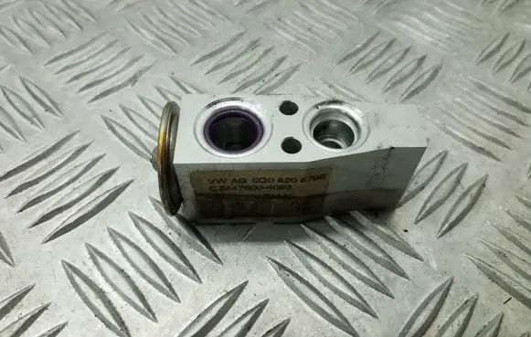 Skoda Octavia Mk3 (5E) Air conditioning (A/C) expansion valve 5Q0820679E