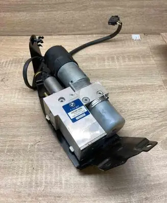 BMW 5 E60 E61 Tailgate hydraulic pump motor 7111867 HB70401002