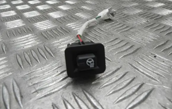 Steering wheel buttons/switches