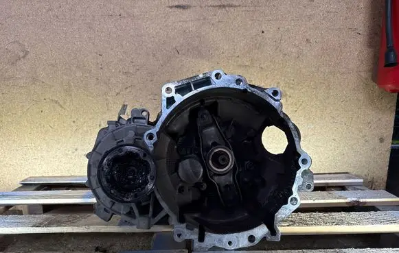 Volkswagen Golf Cross Manual 6 speed gearbox JXP
